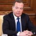 Глава МИД Британии призвал жёстче бороться с Путиным. Медведев оборвал ответную фразу, посоветовав Кэмерону быть поаккуратнее